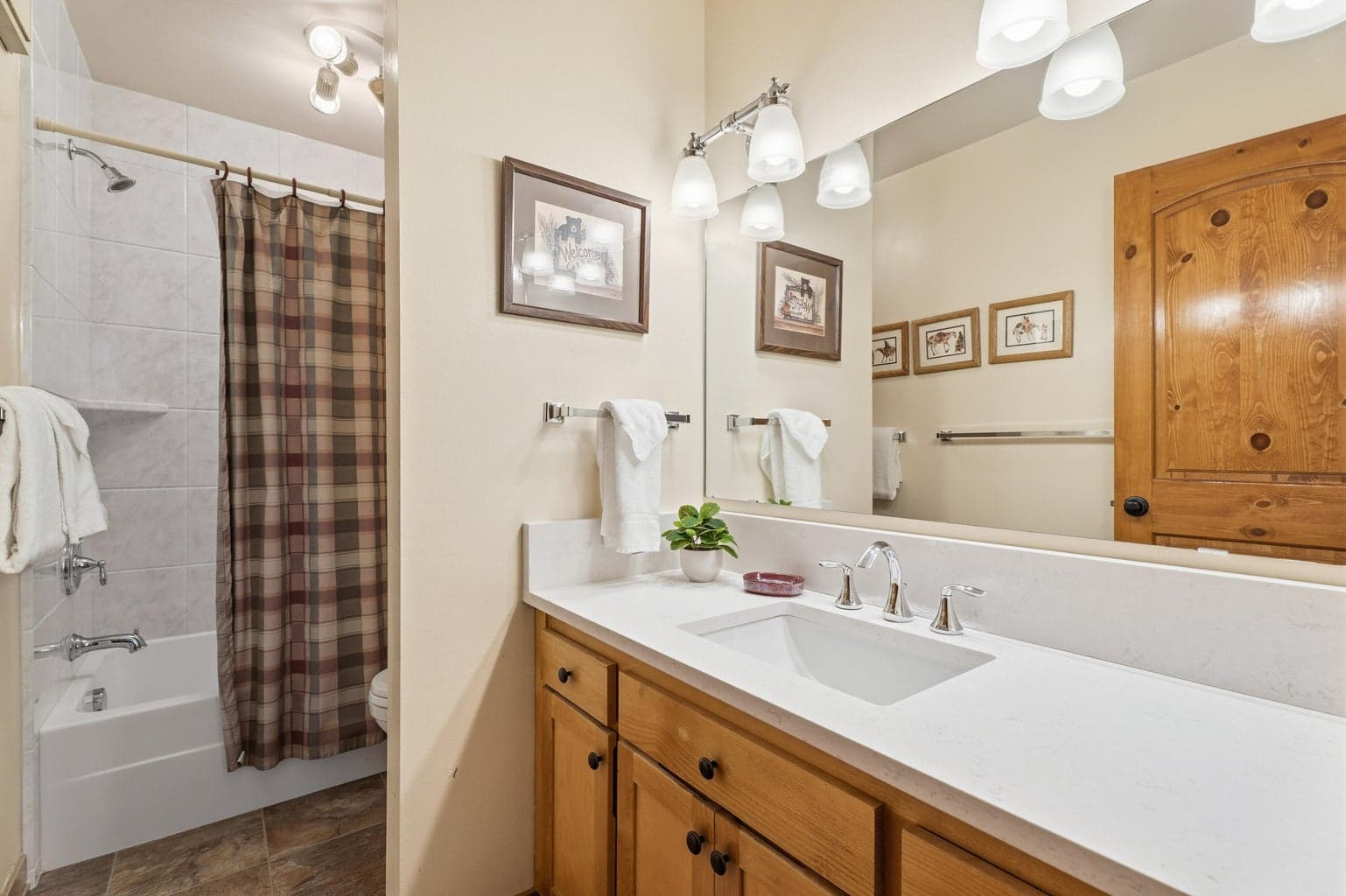 Photo of 57077 Wild Lily Lane 17 of 24