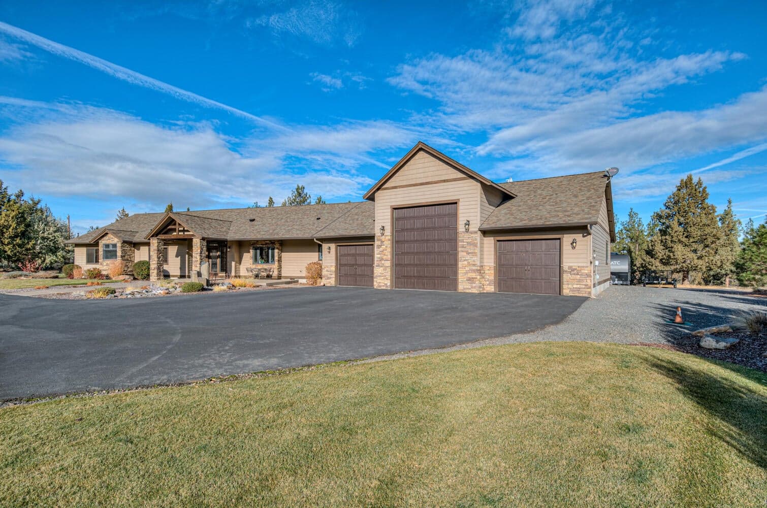 Photo of 16816 Ponderosa Cascade Drive 6 of 44