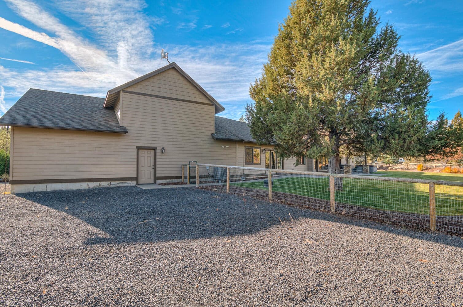 Photo of 16816 Ponderosa Cascade Drive 8 of 44
