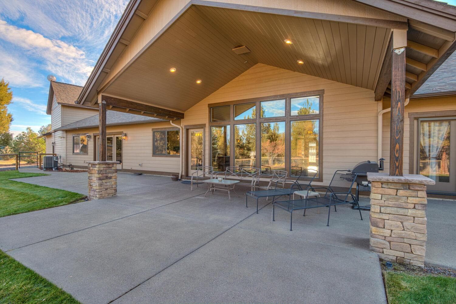 Photo of 16816 Ponderosa Cascade Drive 12 of 44