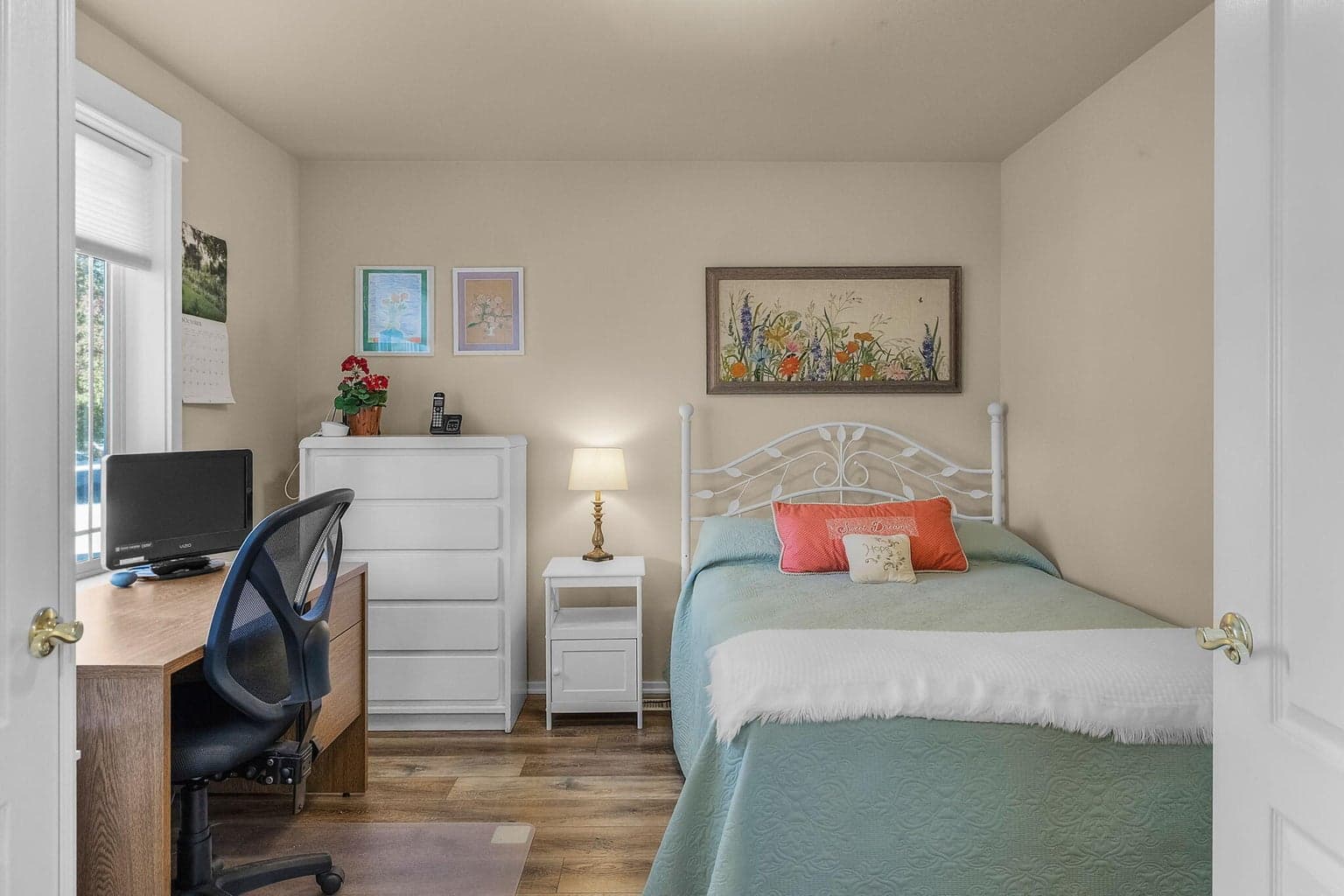 Photo of 3644 SW 30th Street 11 of 40