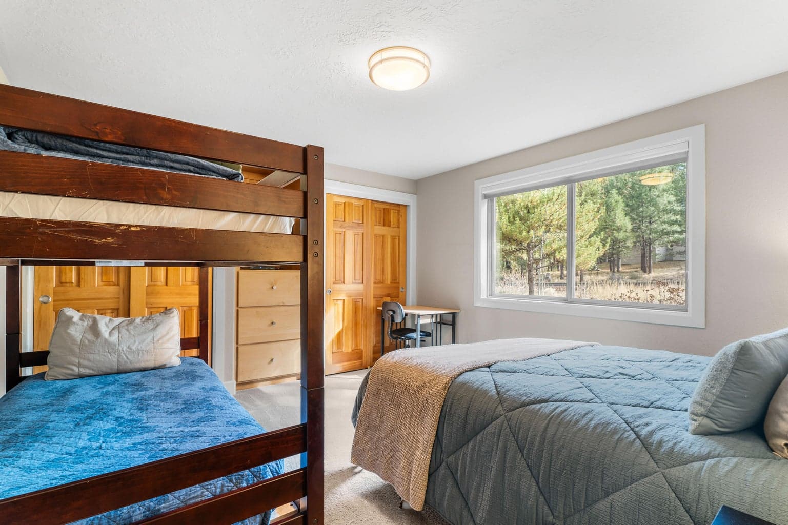 Photo of 17927 Foursome Lane 21 of 40