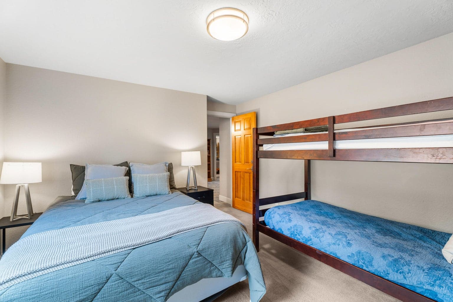 Photo of 17927 Foursome Lane 22 of 40