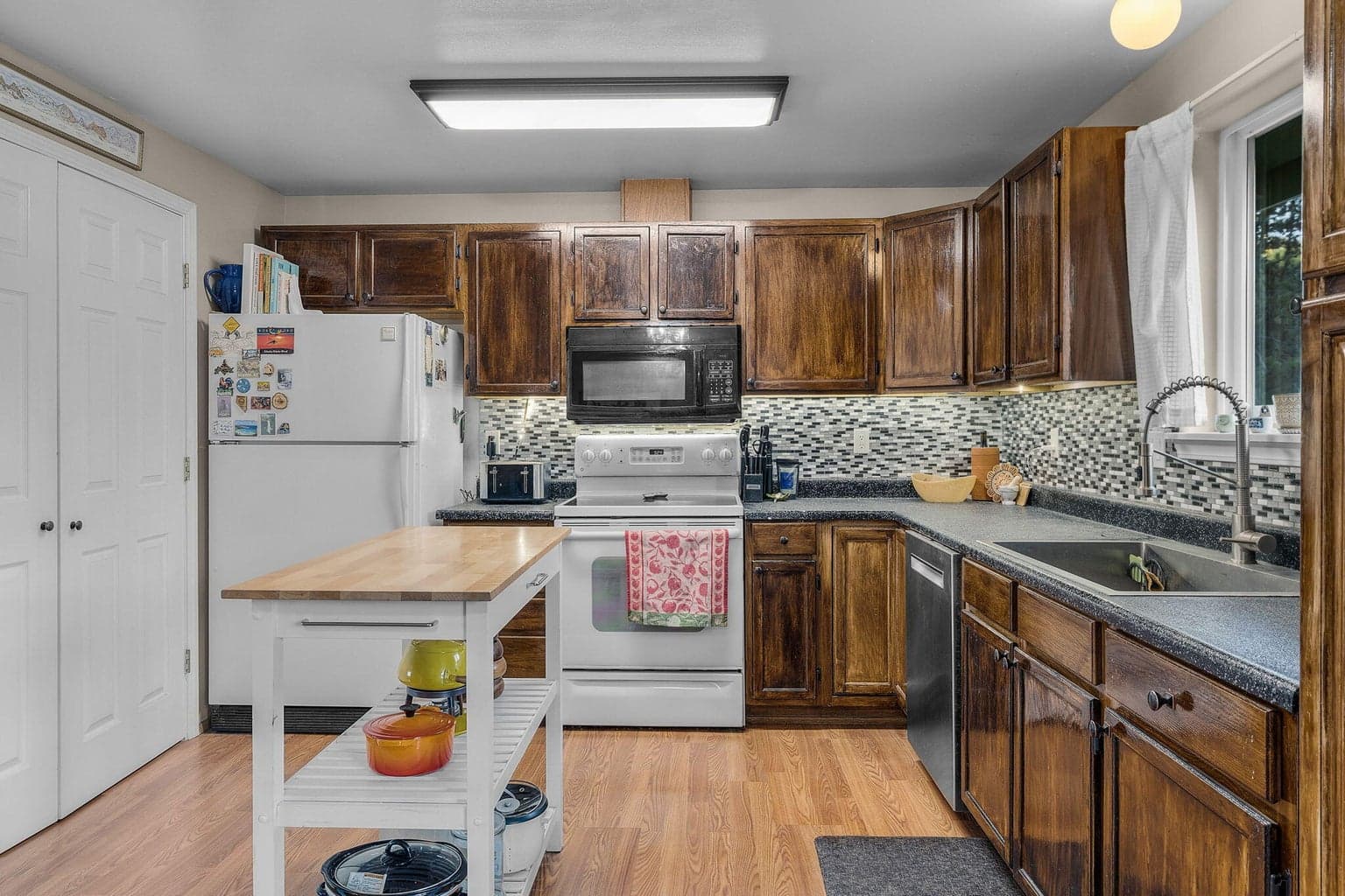 Photo of 3248 SW Salmon Avenue 12 of 32