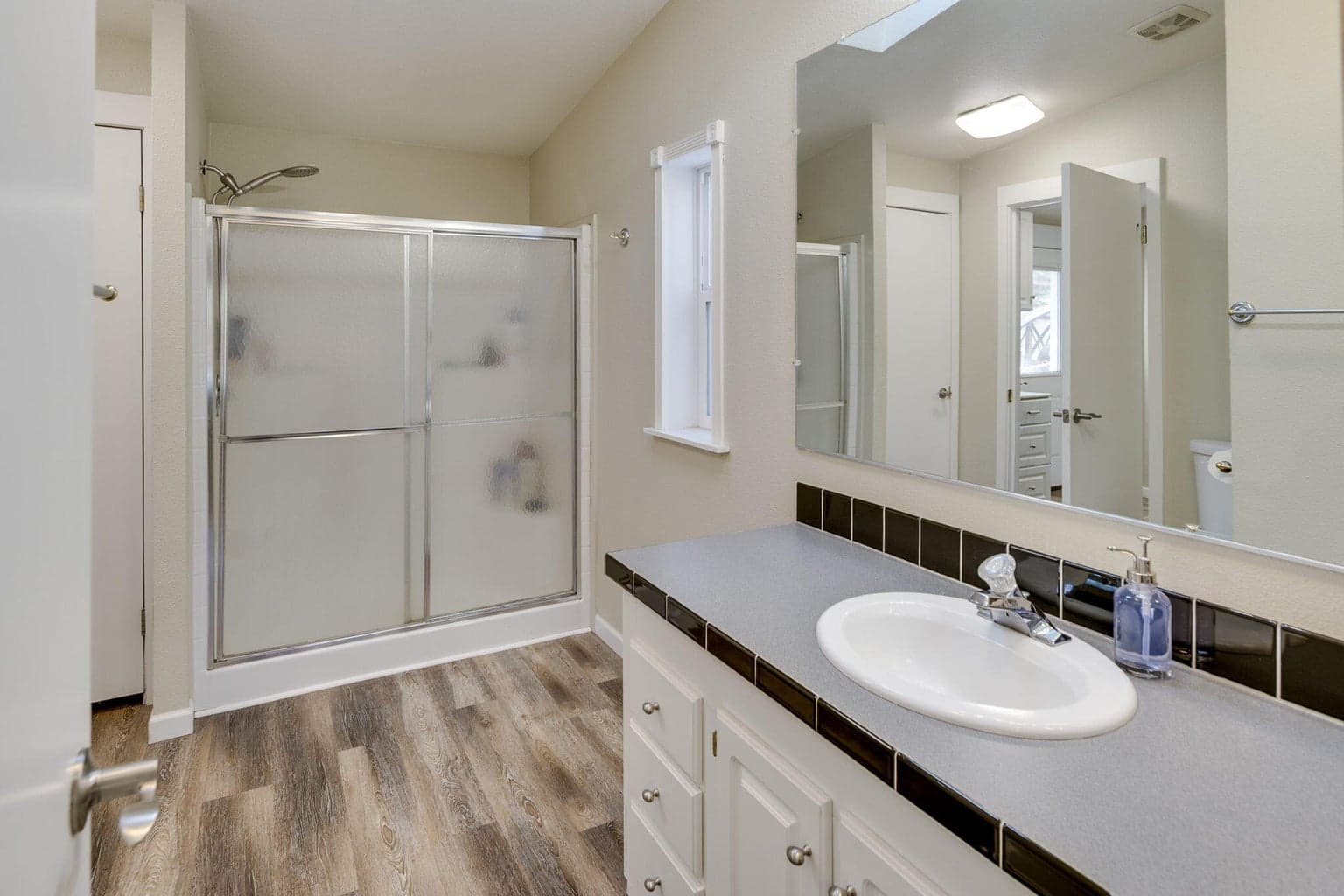 Photo of 17575 Sutter Street 16 of 62