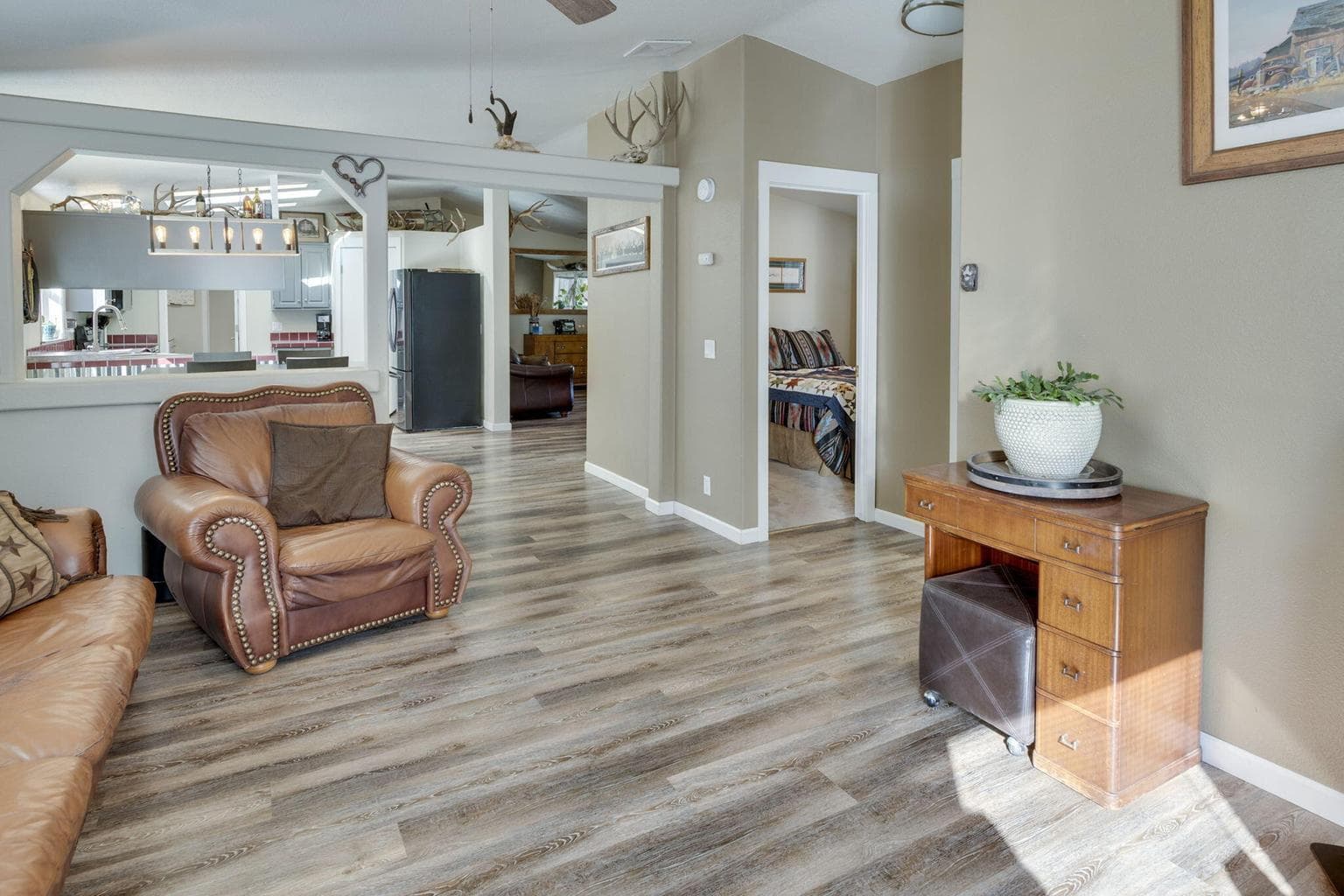 Photo of 17575 Sutter Street 12 of 62