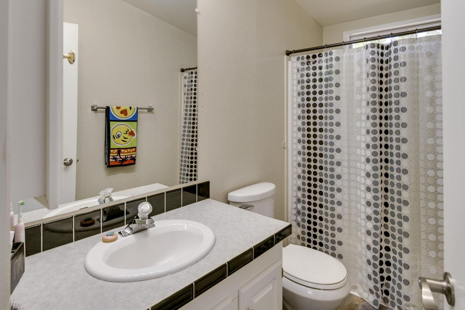 Photo of 17575 Sutter Street 15 of 62