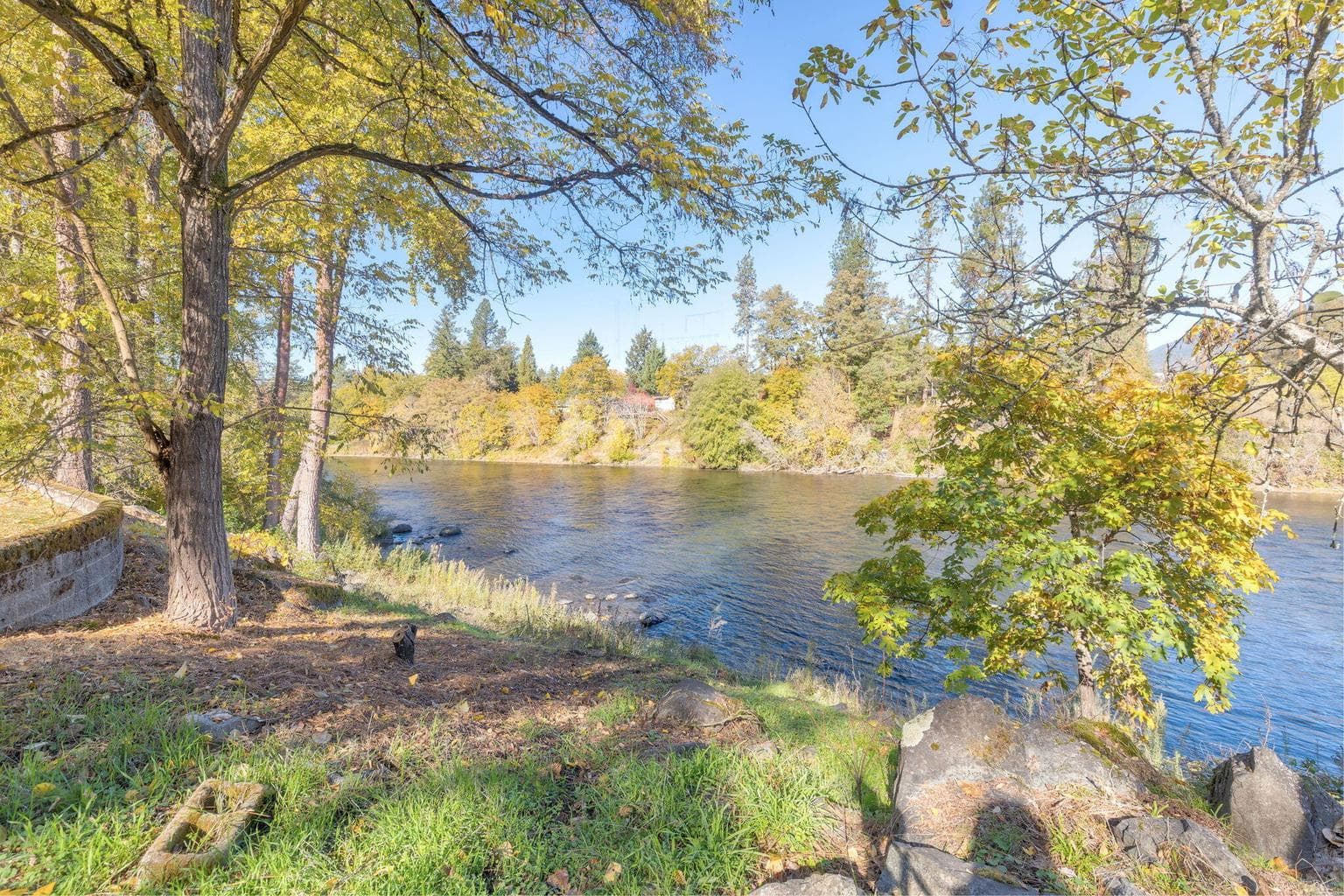 Photo of 2700 Rogue River 3 of 53
