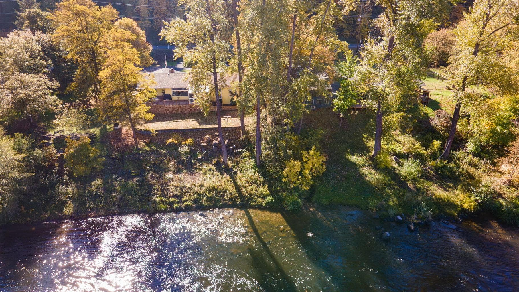 Photo of 2700 Rogue River 2 of 53