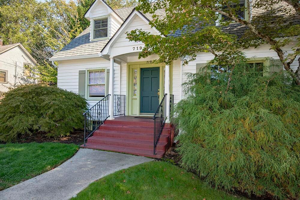 Photo of 719 3rd 2 of 52
