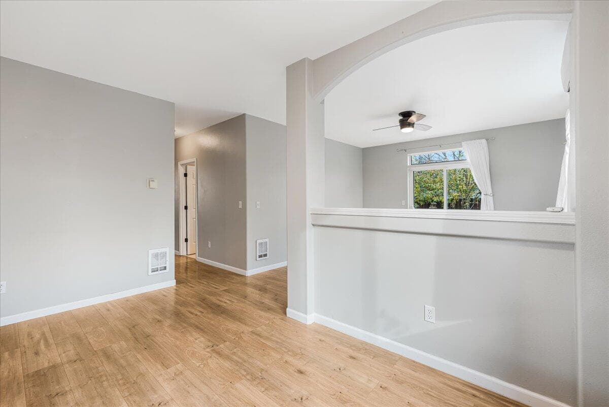 Photo of 1210 SW 32nd Court 8 of 36