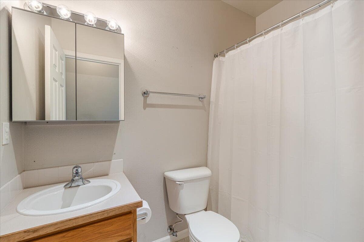 Photo of 1210 SW 32nd Court 23 of 36