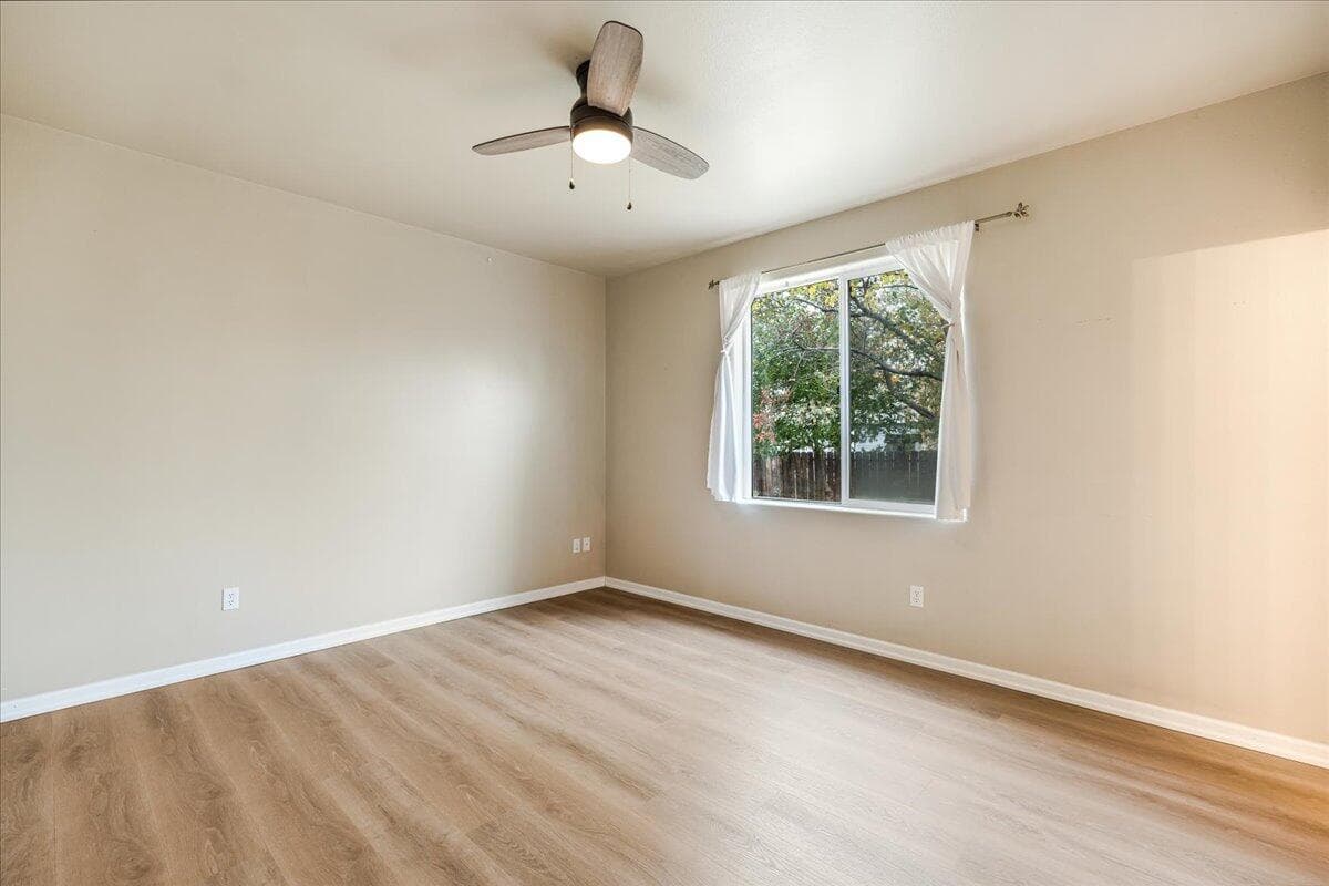 Photo of 1210 SW 32nd Court 16 of 36