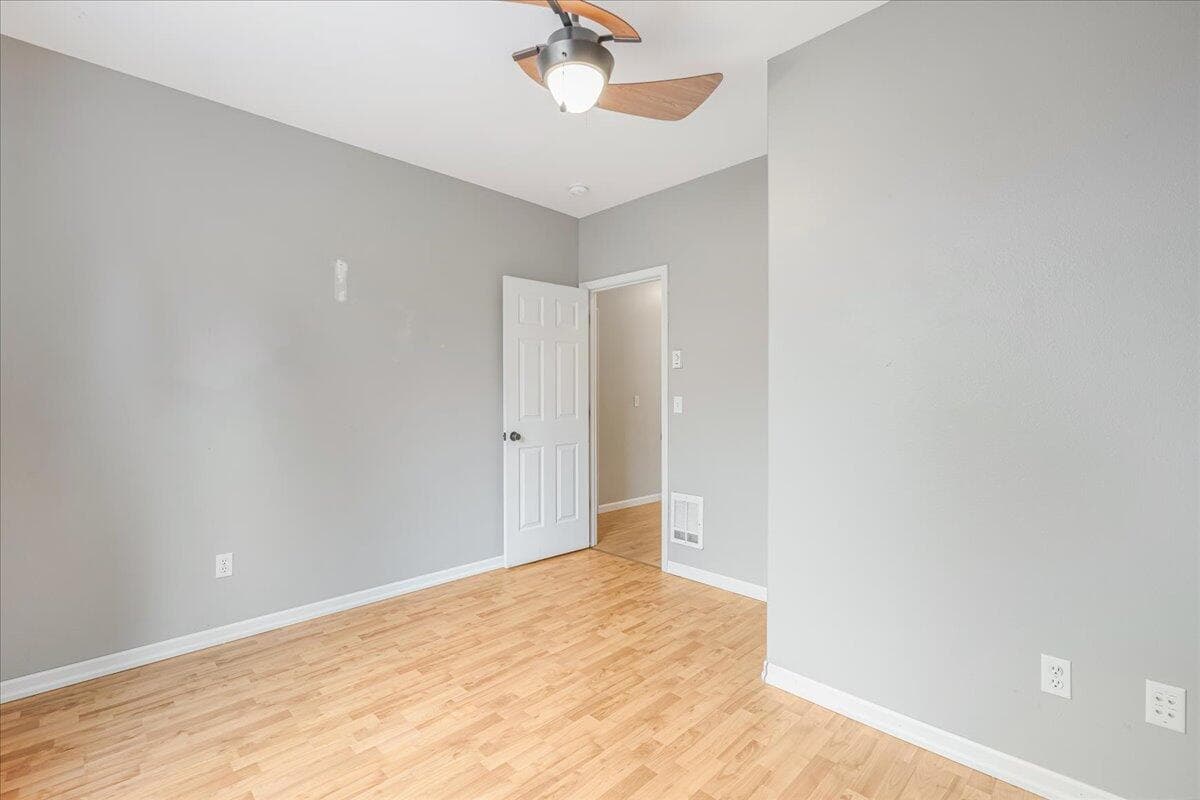 Photo of 1210 SW 32nd Court 18 of 36