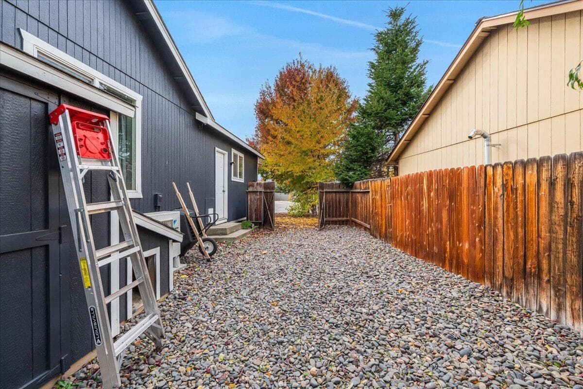 Photo of 1210 SW 32nd Court 34 of 36