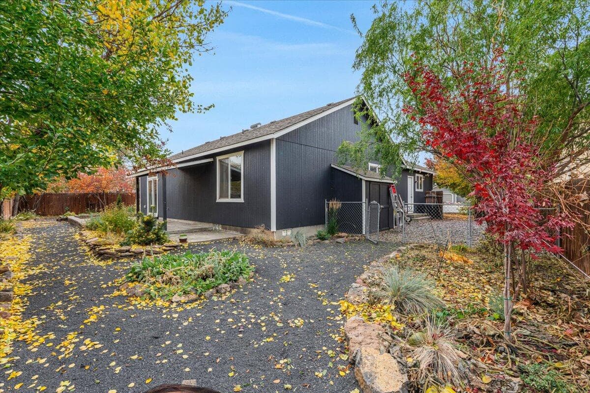 Photo of 1210 SW 32nd Court 28 of 36