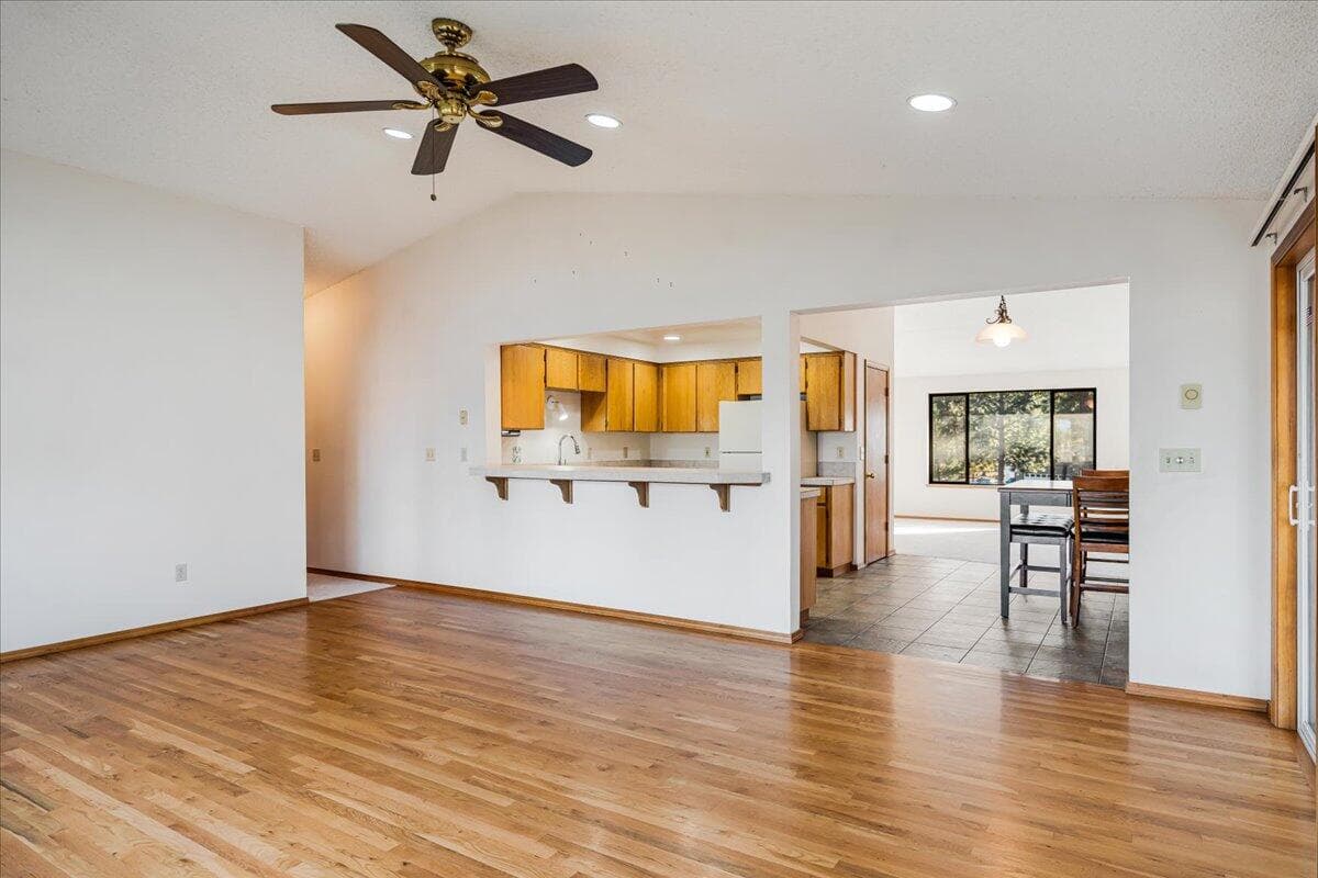 Photo of 19304 Baker Road 7 of 37