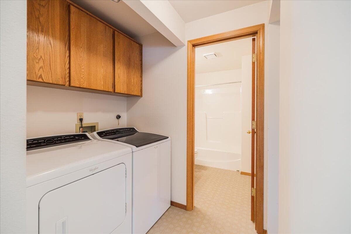 Washer and Dryer included!