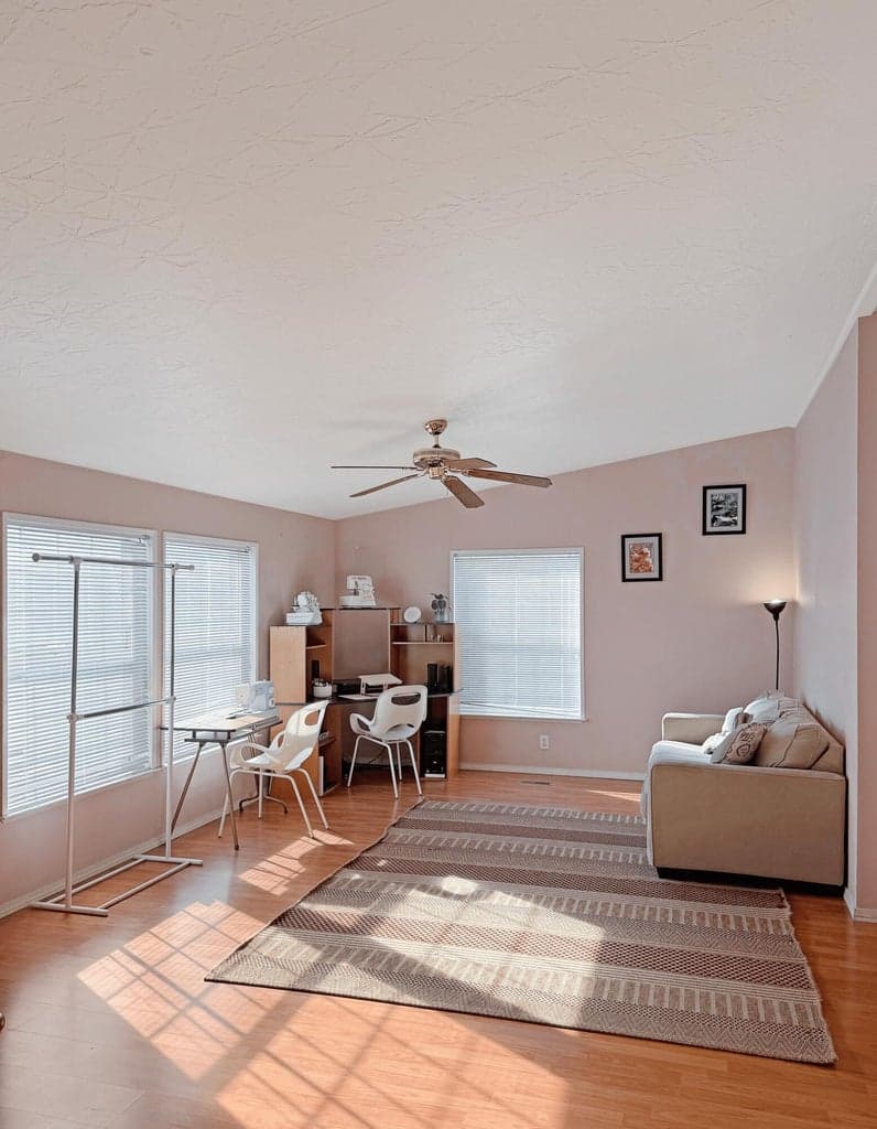 Photo of 1570 Peach 3 of 22