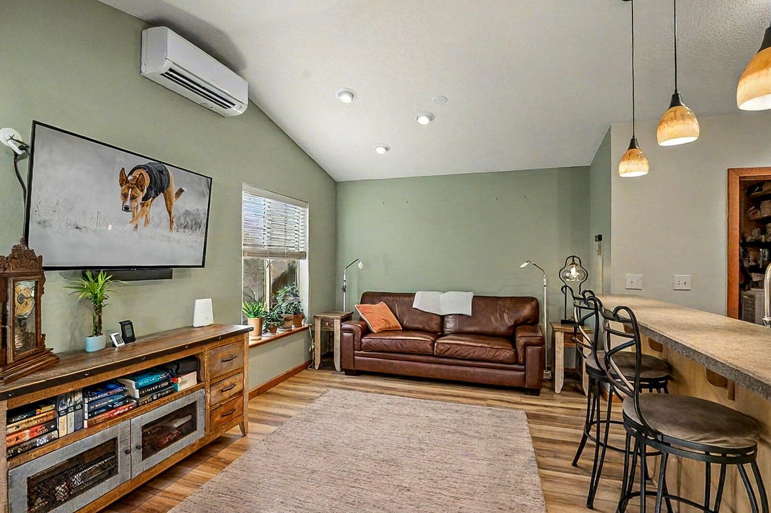 Photo of 2976 NE Bluebell Lane 7 of 34