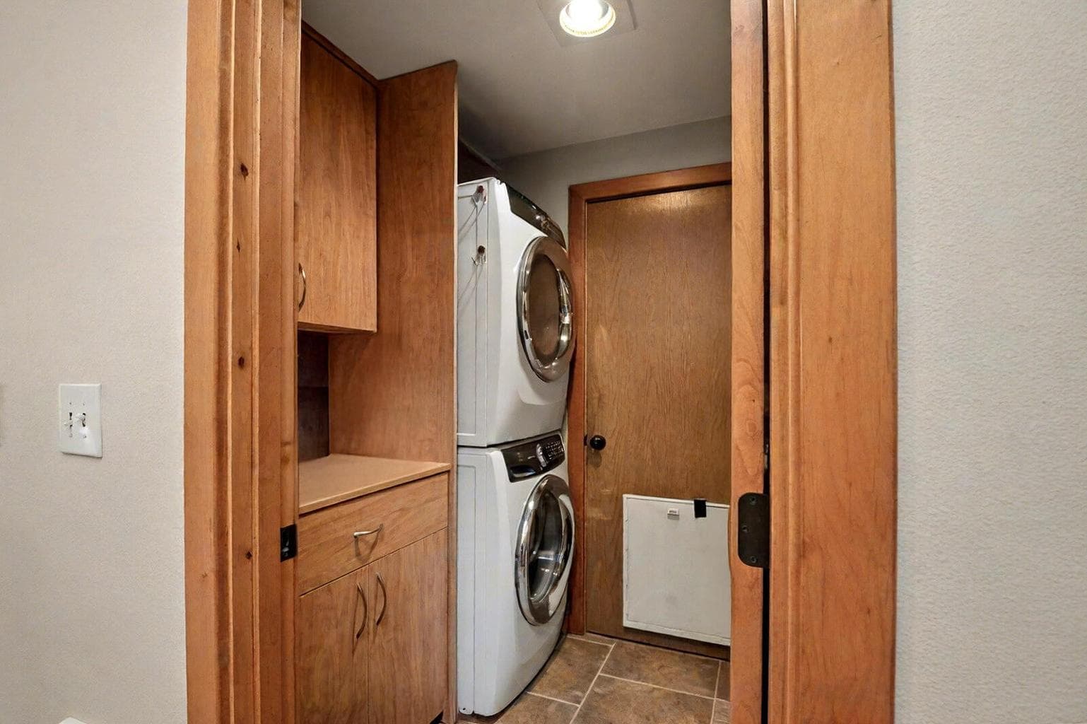 Photo of 2976 NE Bluebell Lane 26 of 34