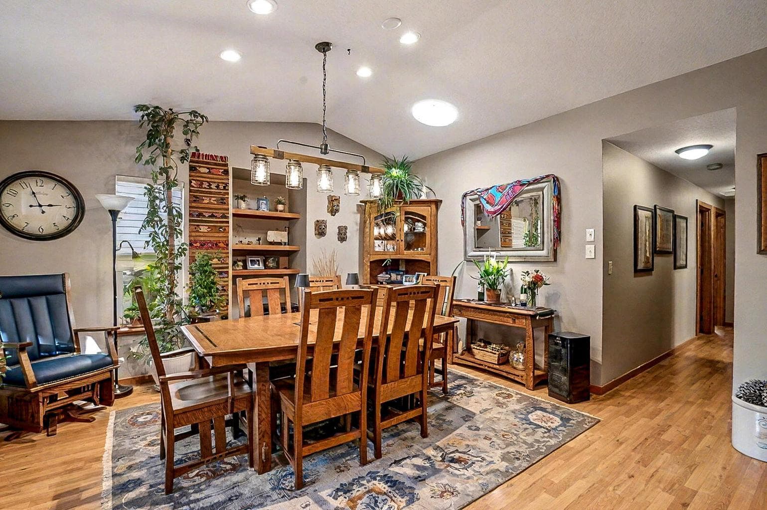 Photo of 2976 NE Bluebell Lane 8 of 34
