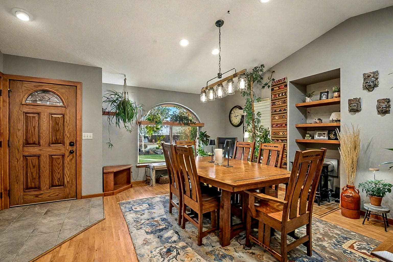 Photo of 2976 NE Bluebell Lane 9 of 34