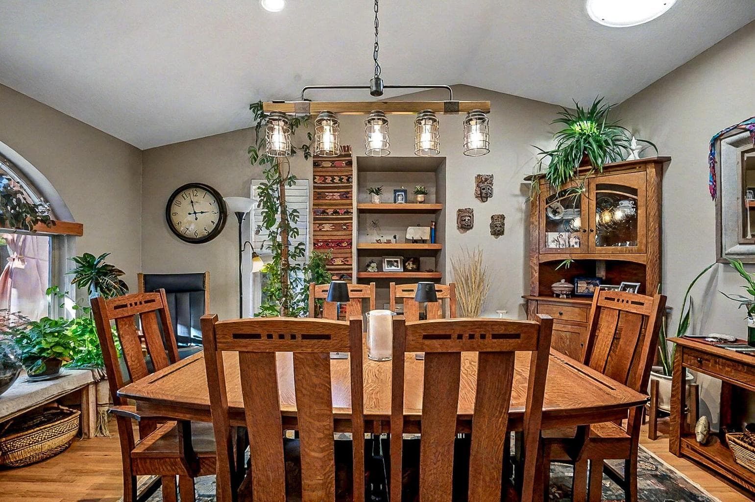 Photo of 2976 NE Bluebell Lane 10 of 34