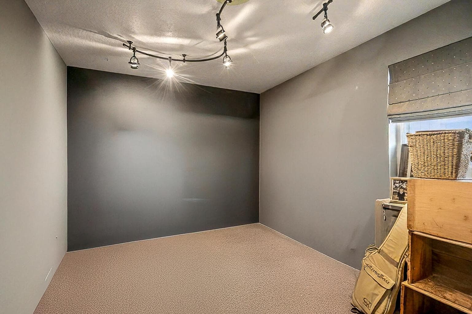 Photo of 2976 NE Bluebell Lane 14 of 34