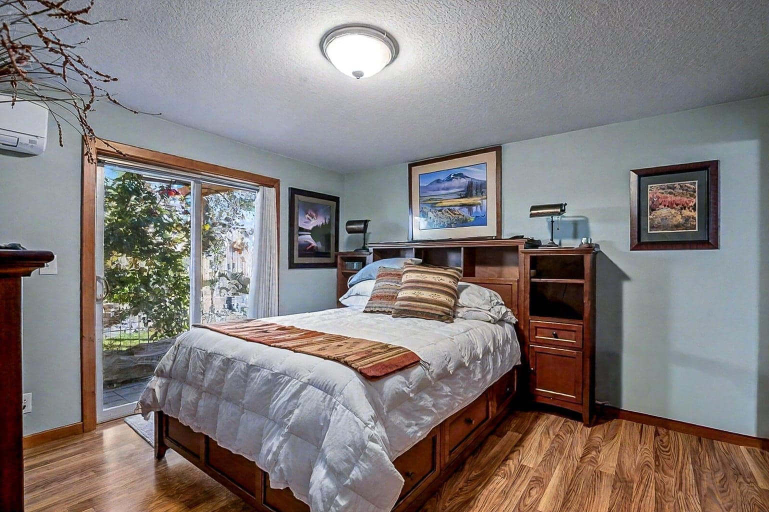 Photo of 2976 NE Bluebell Lane 16 of 34