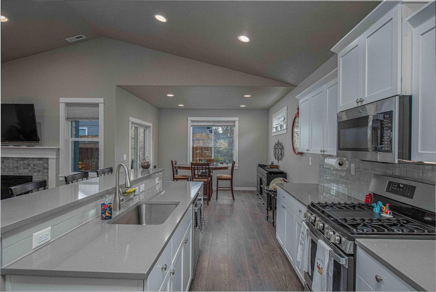 Photo of 61366 SE Preston Street 12 of 37