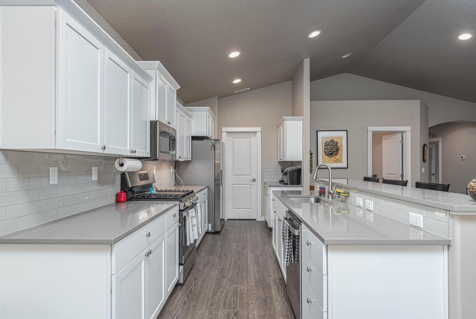 Large kitchen with breakfast bar