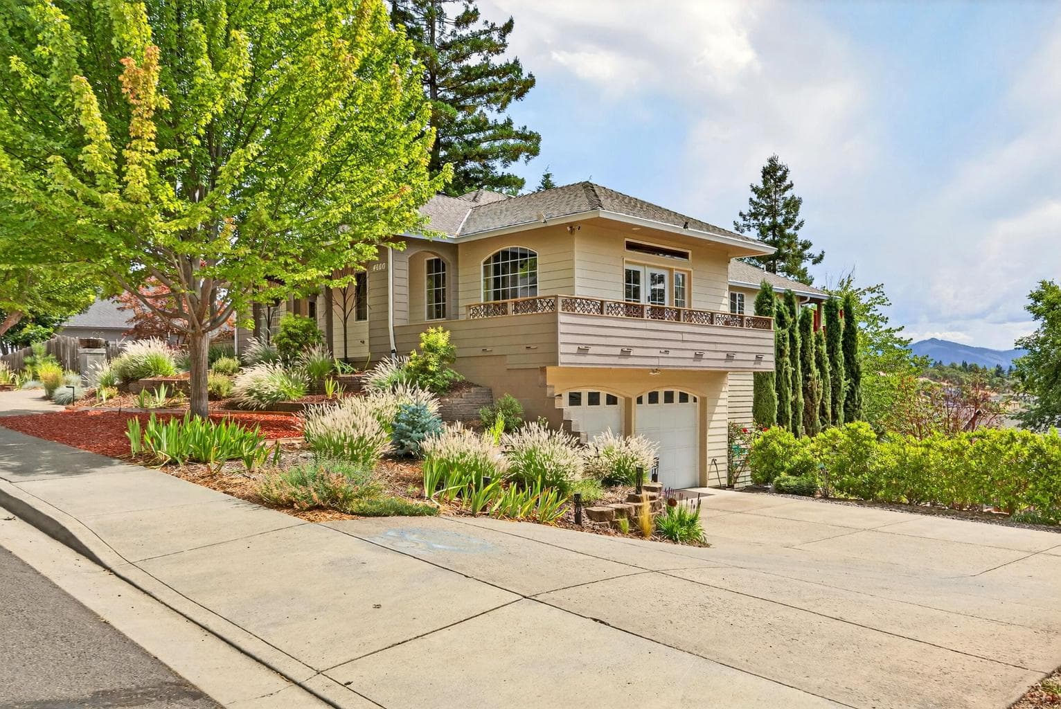 4 car garage + RV parking
