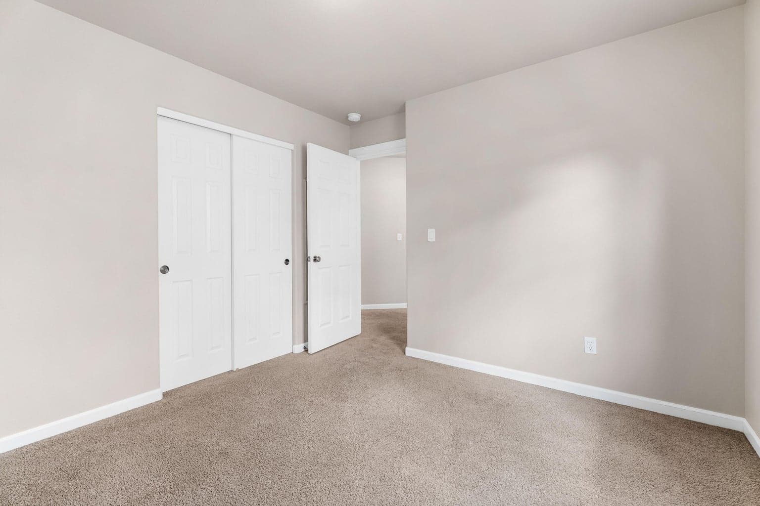 Photo of 2880 NE Rainier Drive 25 of 51