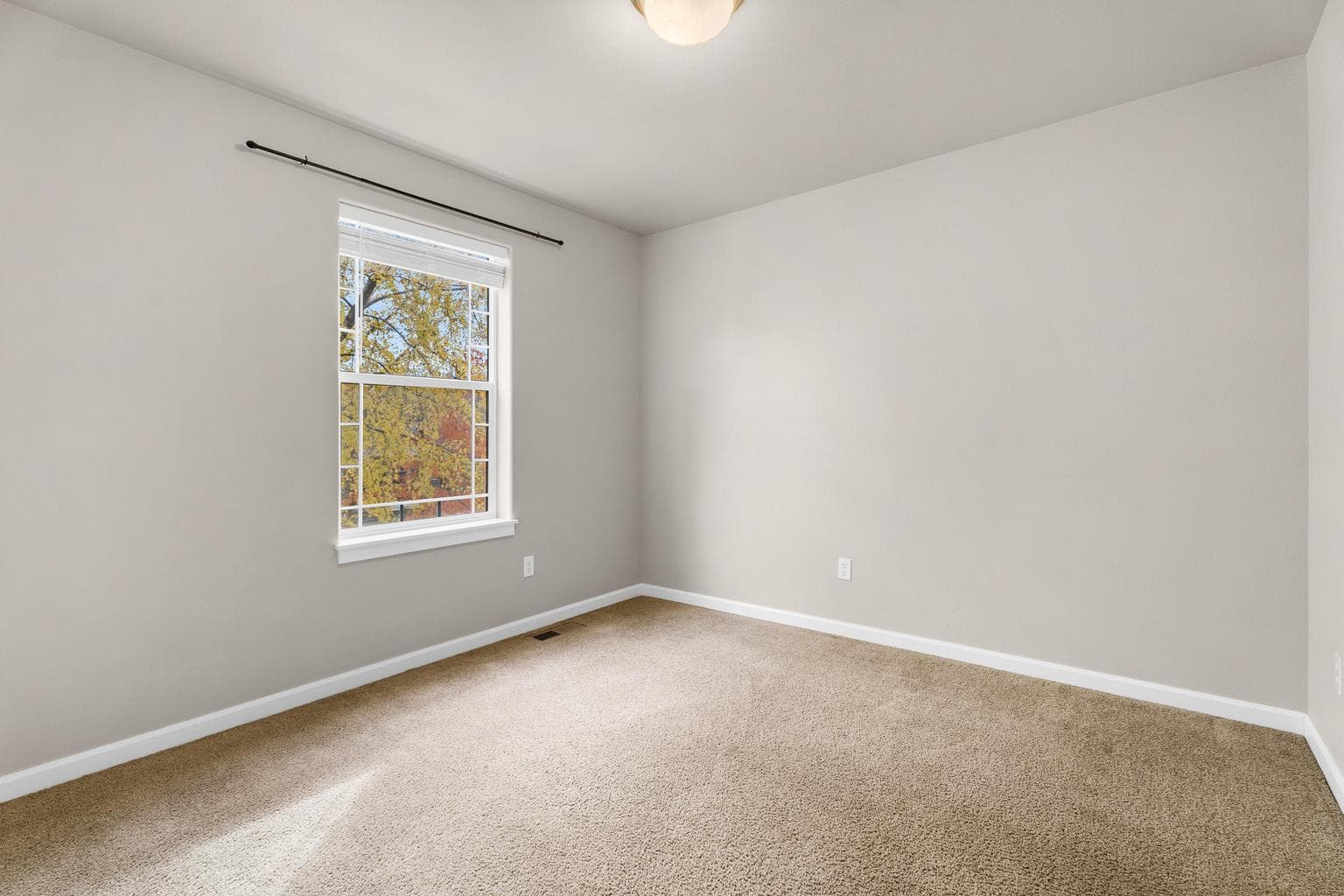 Photo of 2880 NE Rainier Drive 24 of 51