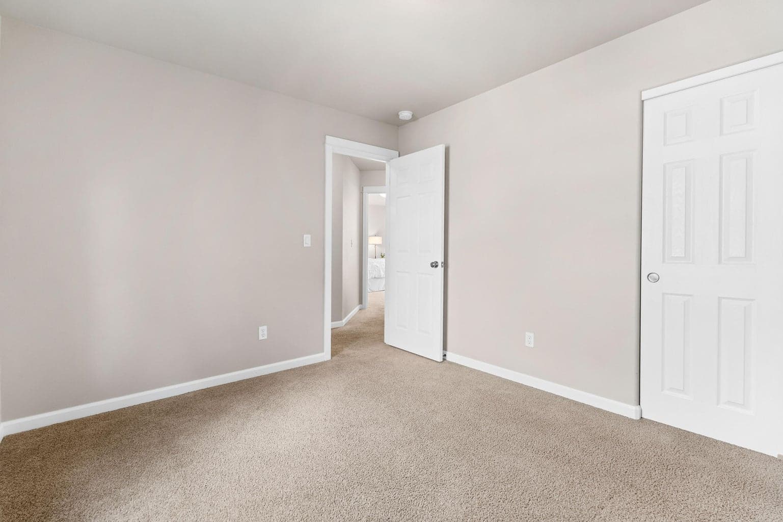 Photo of 2880 NE Rainier Drive 27 of 51
