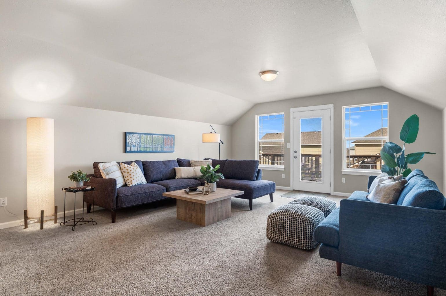 Photo of 2880 NE Rainier Drive 8 of 51