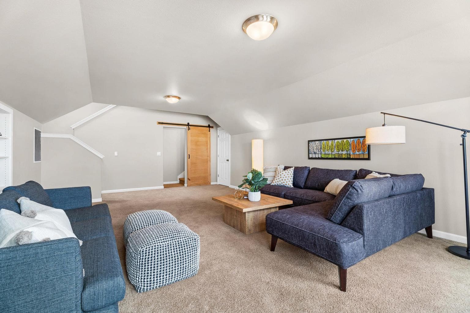 Photo of 2880 NE Rainier Drive 9 of 51