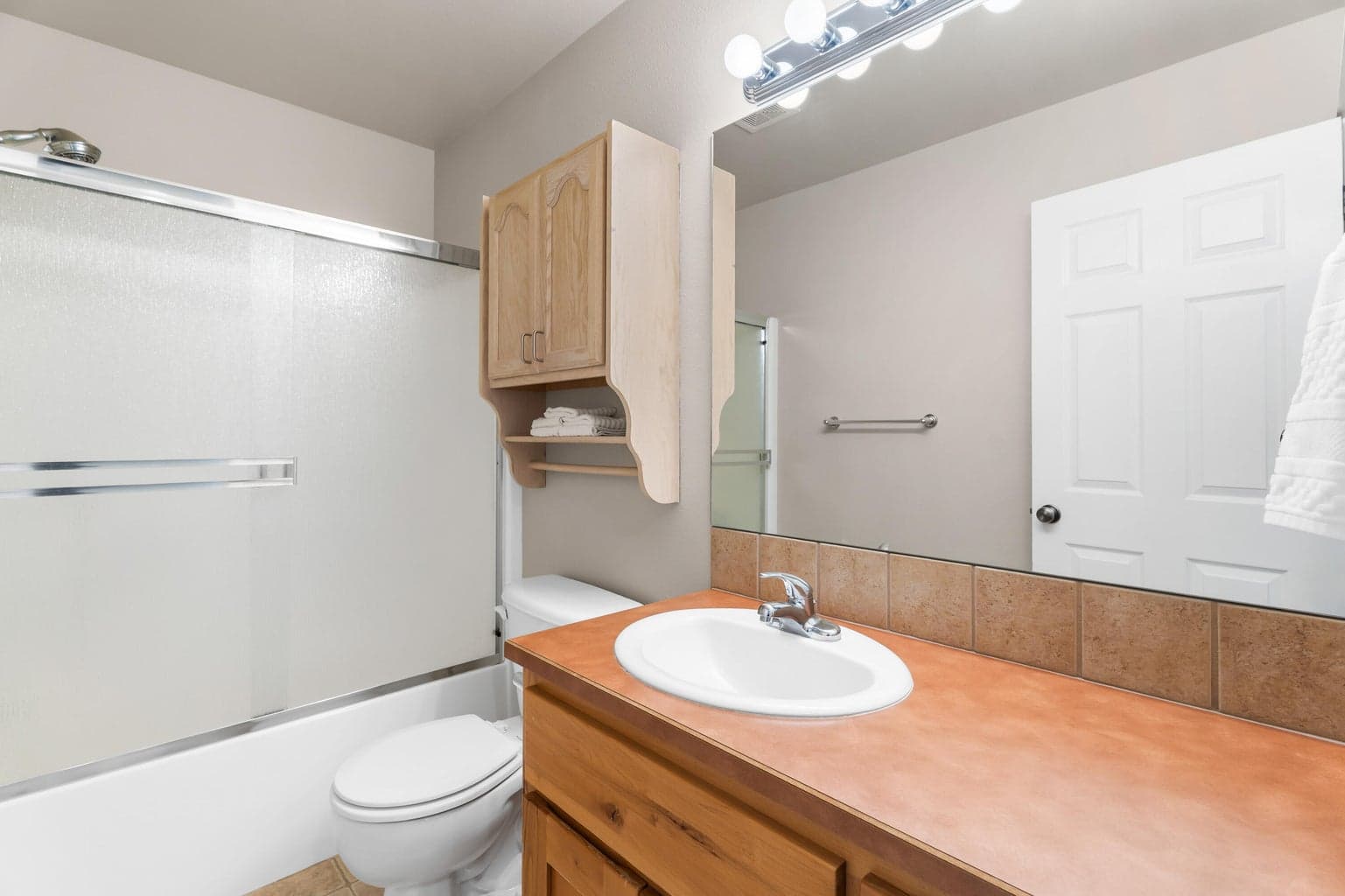 Photo of 2880 NE Rainier Drive 28 of 51