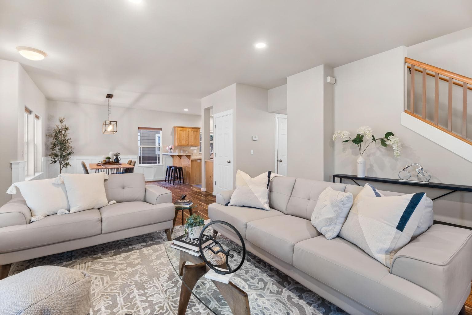 Photo of 2880 NE Rainier Drive 29 of 51