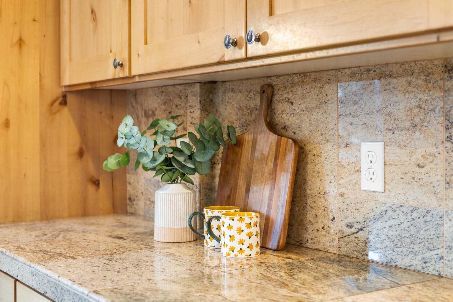 Photo of 2880 NE Rainier Drive 6 of 51