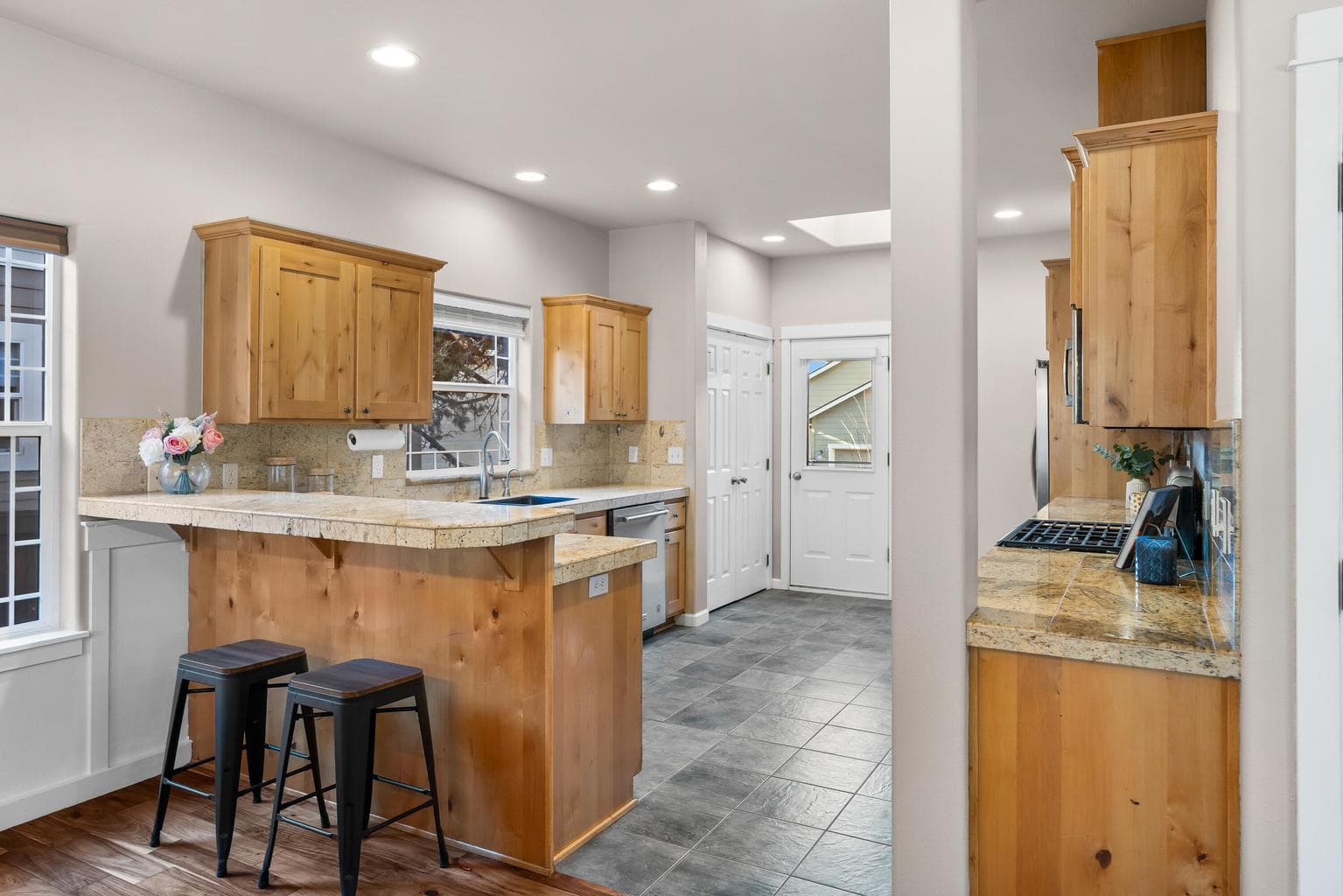 Photo of 2880 NE Rainier Drive 33 of 51