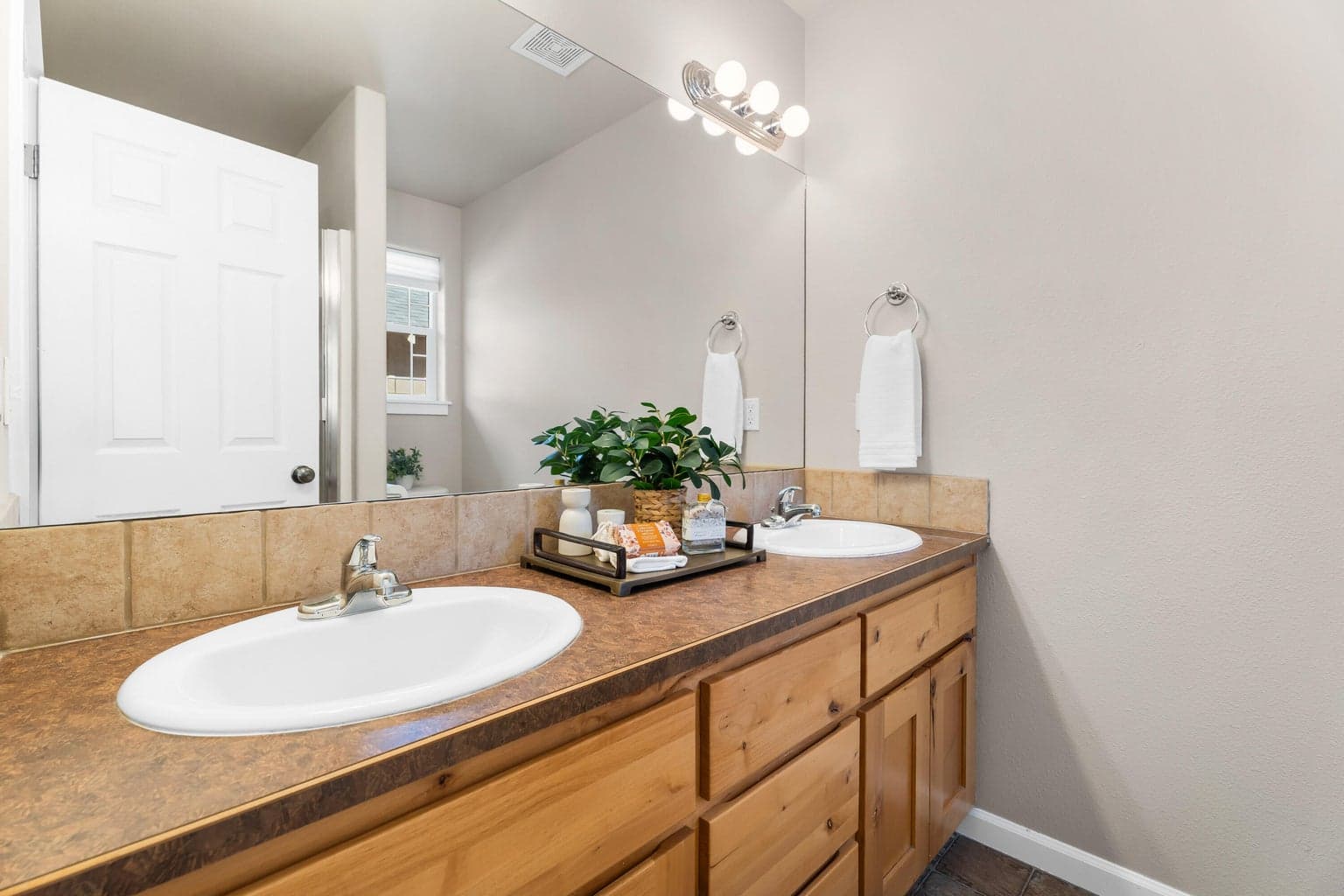 Photo of 2880 NE Rainier Drive 22 of 51