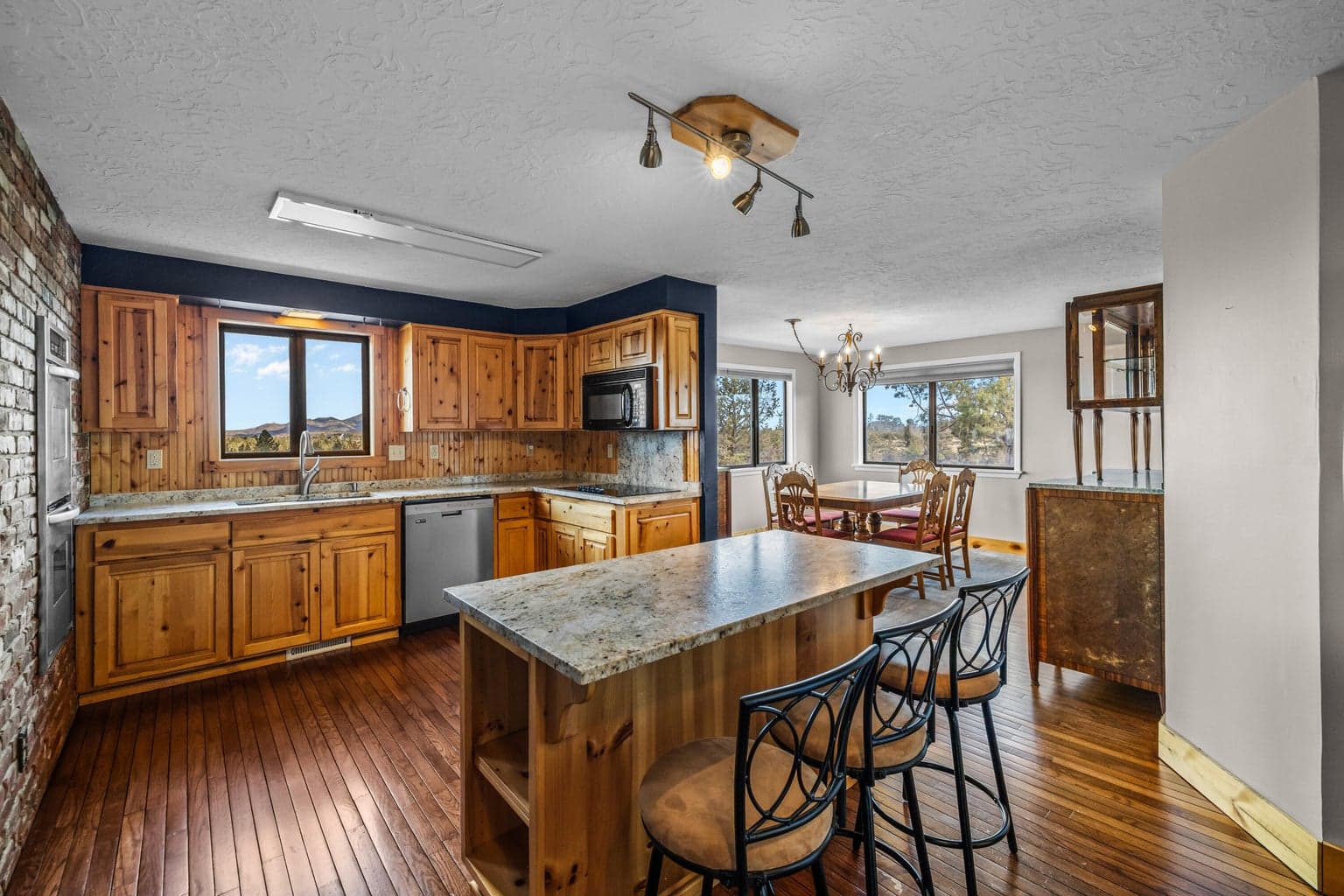 Photo of 5203 NW Greenwood Avenue 12 of 50