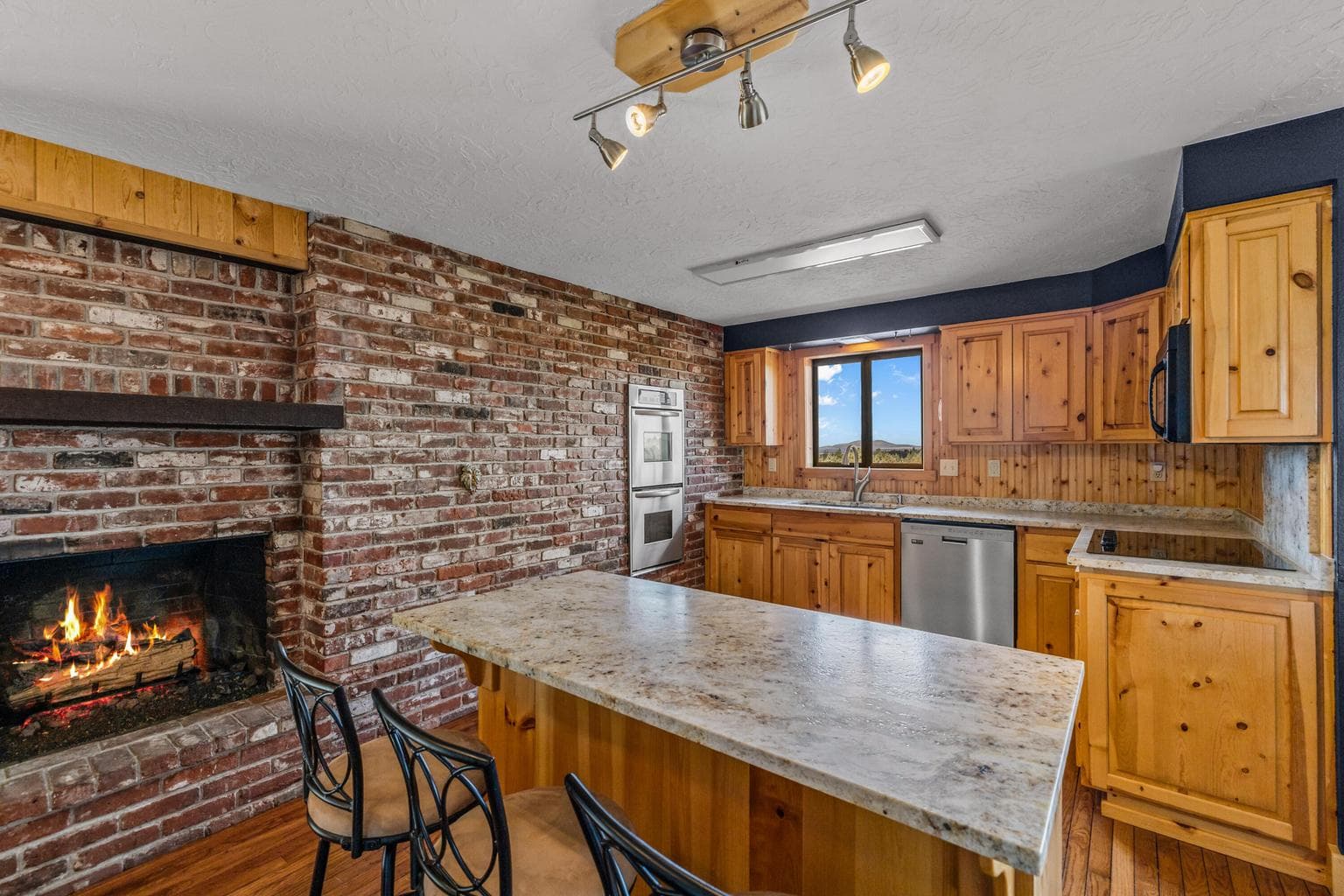 Photo of 5203 NW Greenwood Avenue 11 of 50