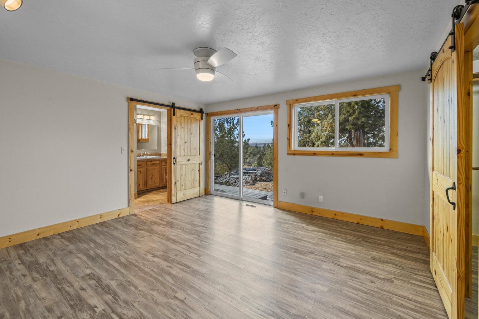 Photo of 5203 NW Greenwood Avenue 17 of 50