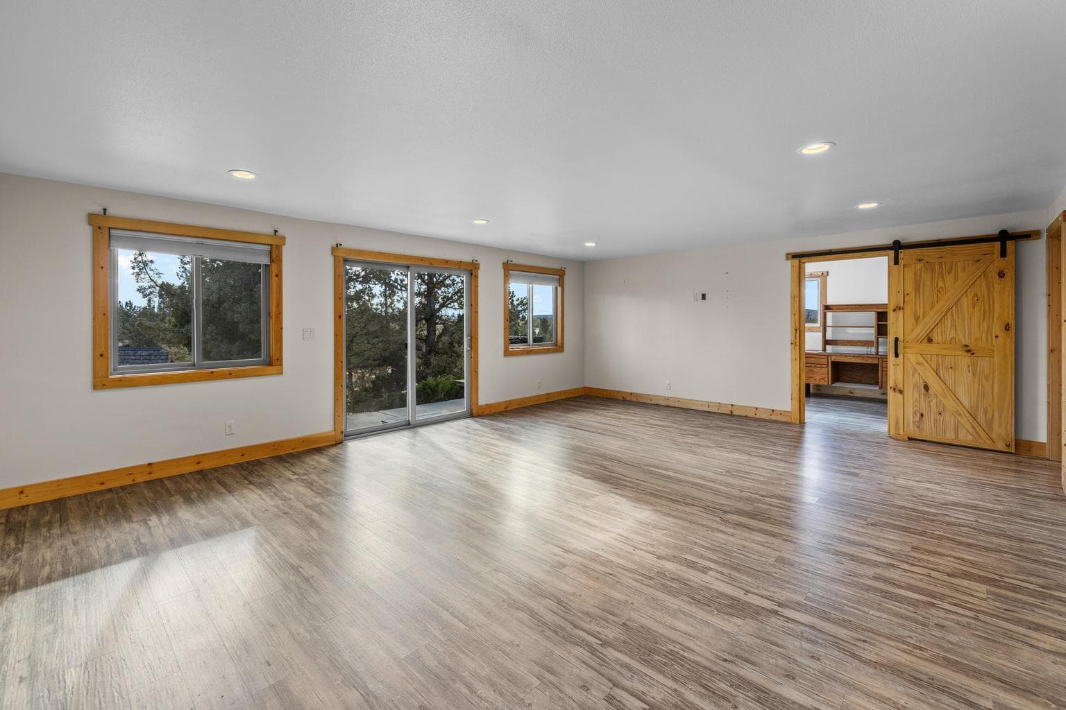 Photo of 5203 NW Greenwood Avenue 22 of 50