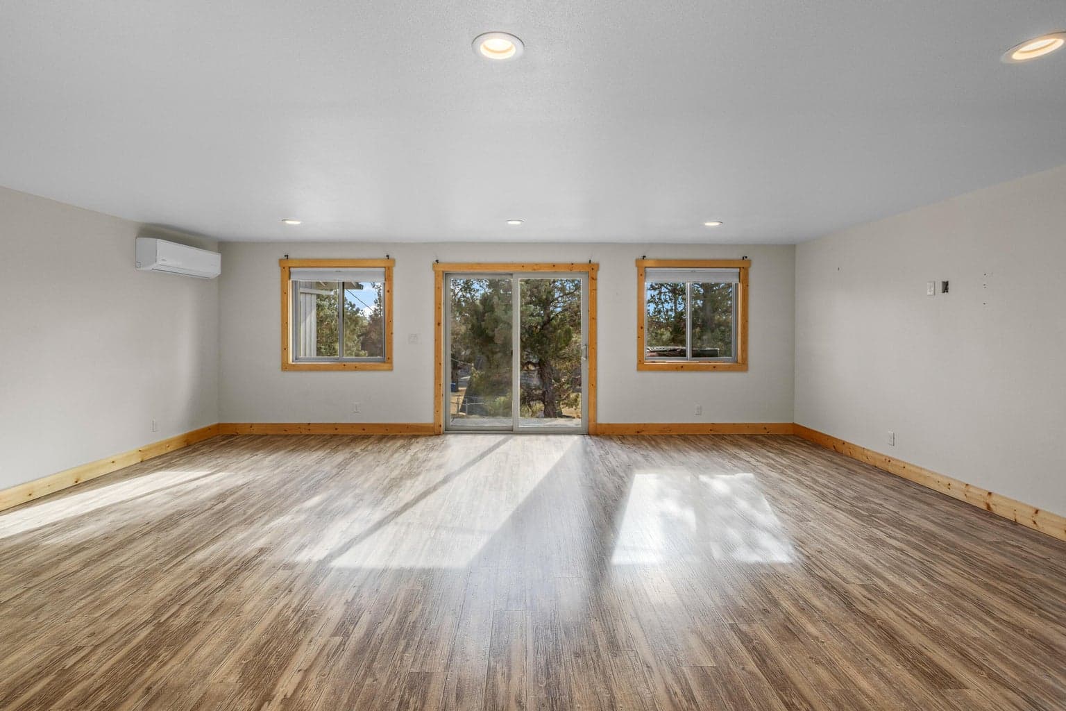 Photo of 5203 NW Greenwood Avenue 23 of 50