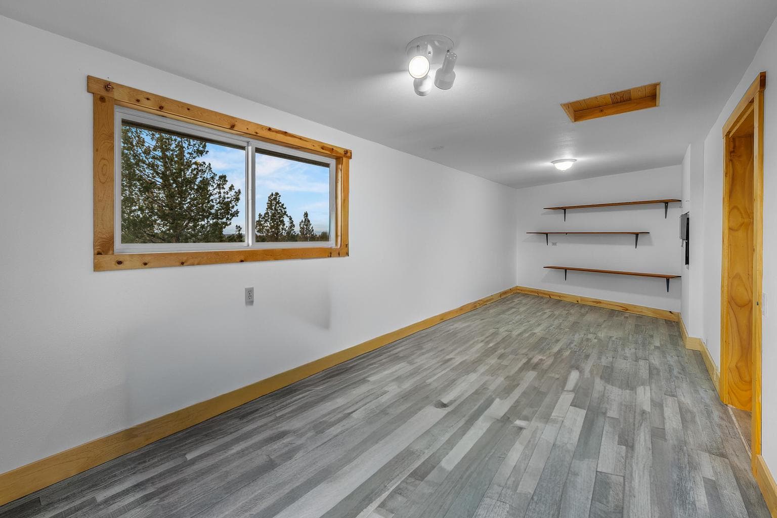 Photo of 5203 NW Greenwood Avenue 24 of 50