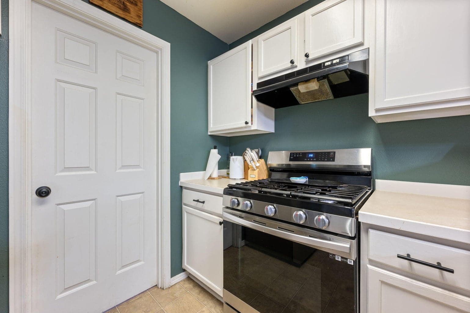 Photo of 2610 SW 23rd Street 8 of 28